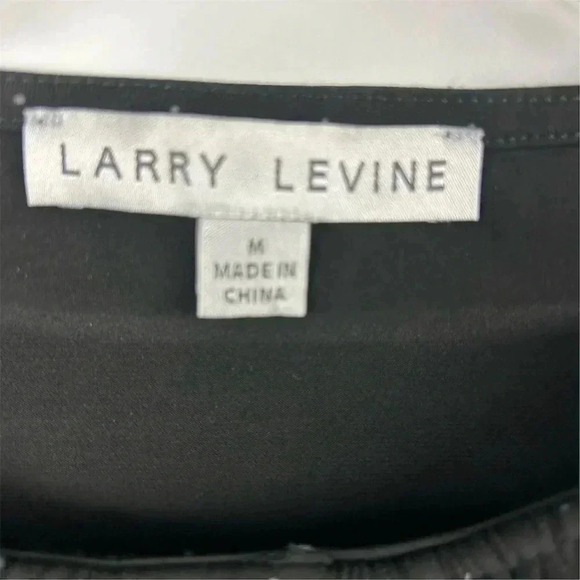 Larry Levine Women's M Black Polka Dot Blouse Flowy Keyhole Gathered Sides - Picture 13 of 14